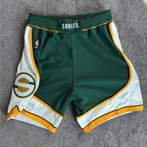 Mitchel & Ness Authentic 2007-08 Seattle Supersonics Shorts